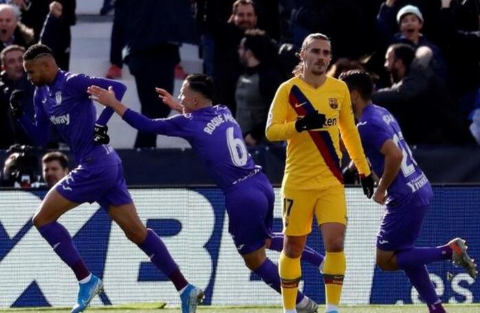 13, 法甲金靴争夺战三球员同进两球  